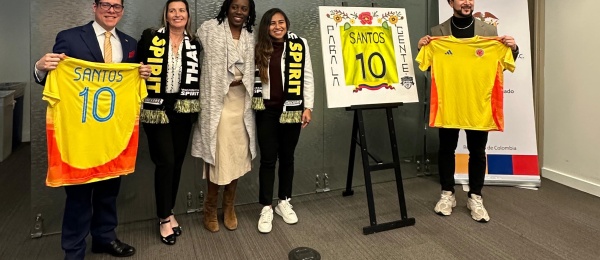 Reconocimiento a Leicy Santos, jugadora de la Selección Femenina de Fútbol Colombiano 